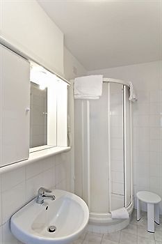 Trastevere Hotel Cisterna Рим Экстерьер фото